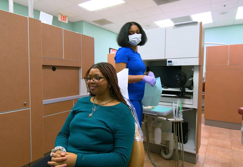 woman receiving dental care at Everlasting Smiles in Palm Beach Gardens, FL